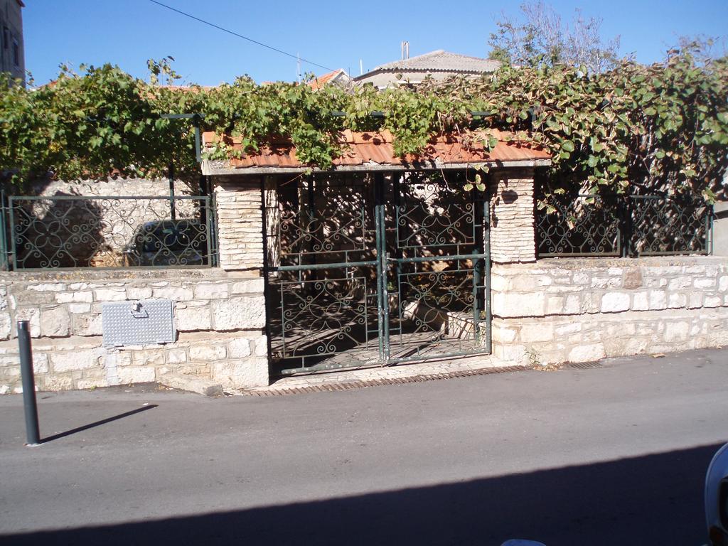 Apartment House Vitaic Supetar Zewnętrze zdjęcie